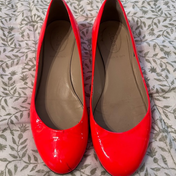 JCrew Patent Leather Neon Persimmon Ballet Flates with Gold Block Heel, Size 8.5 - Picture 2 of 3